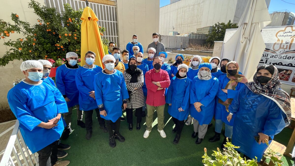 آموزش تخصصی فست فود در مازندران - صفر تا صد فست فود - راه اندازی فست فود