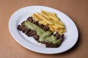 دوره خصوصی و حرفه‌ای استیک و غذاهای دریایی با استاد حسام حسینی - صفر تا صد فست فود - دوره های آموزشی فست فود